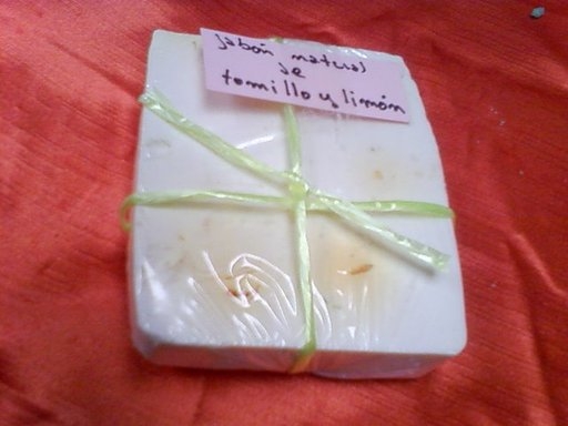 jabon natural de tomillo y limon